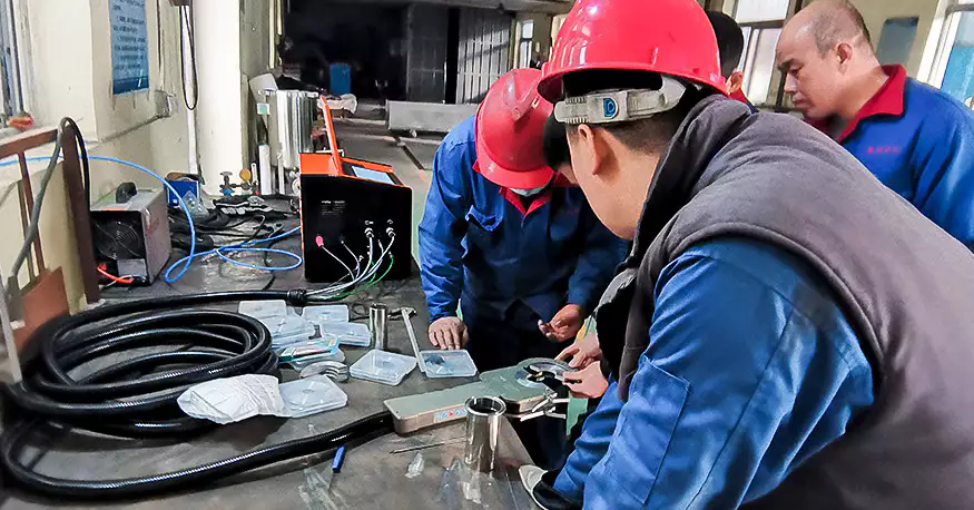 pipe welder photo